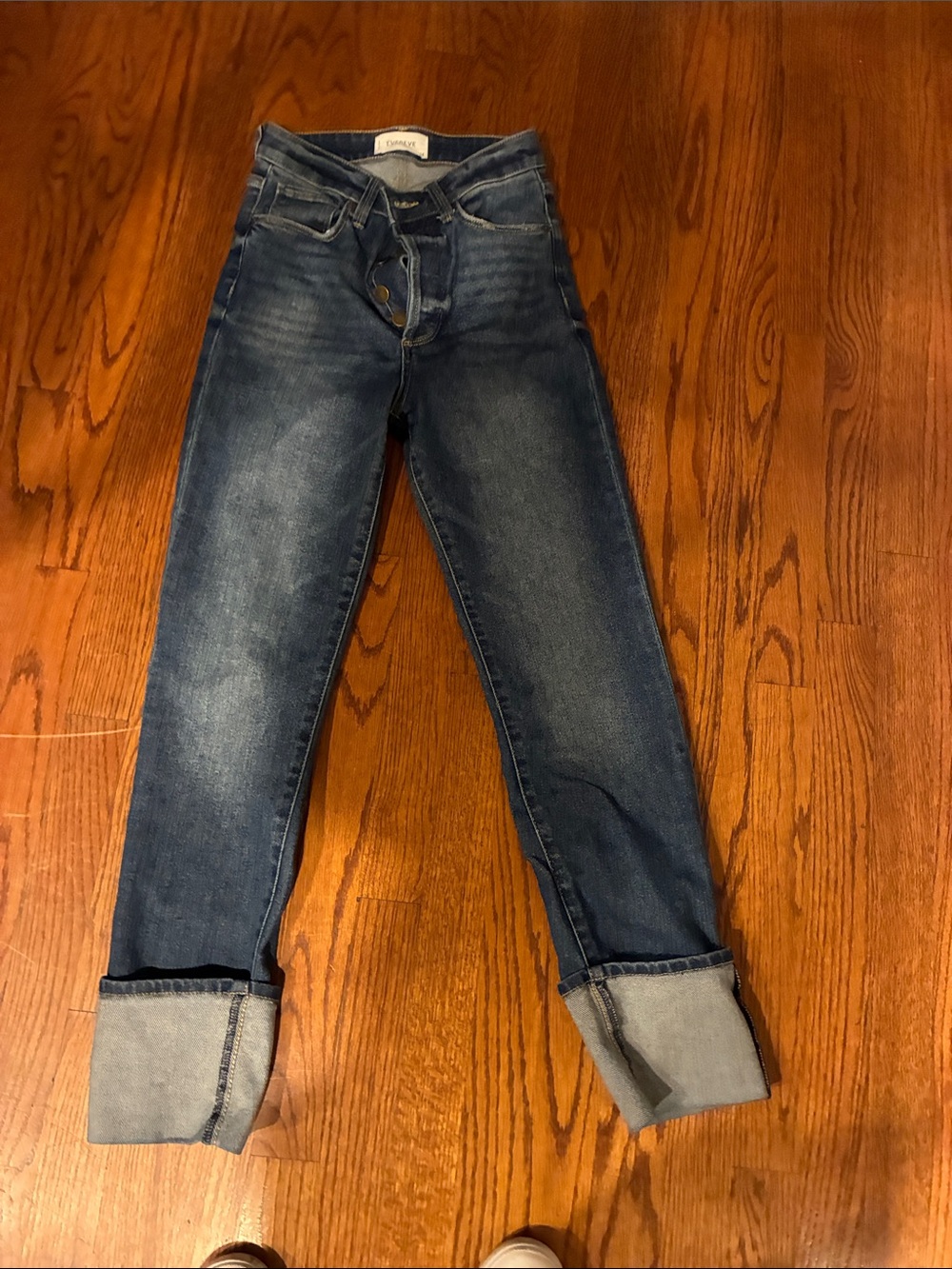 Evereve Dark Blue Button-Front Denim Jeans with attached cuff. Size 24